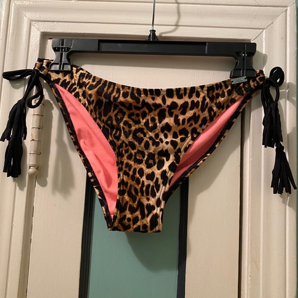 Leopard Bikini - Picture 2 of 6